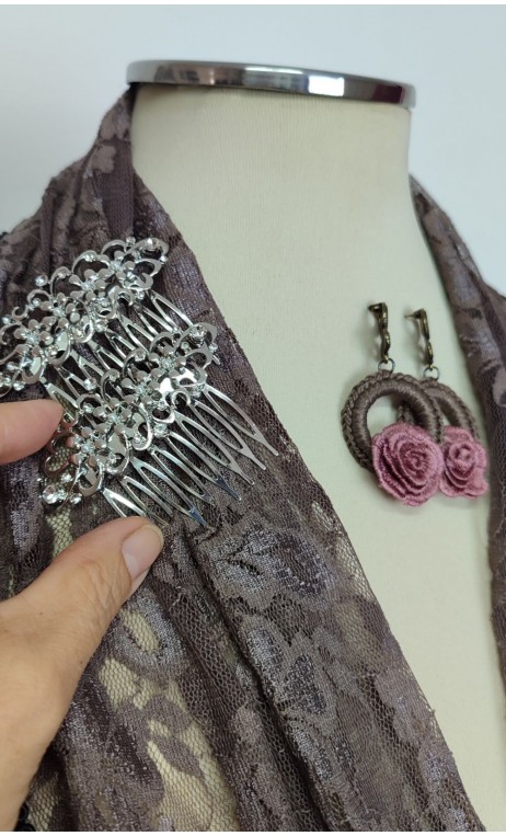 Conjunto Lenço de Renda, Brincos de Crochet e Peinetas