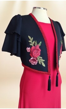 Chaquetilla Negro con Bordado de Mangas Acampanadas