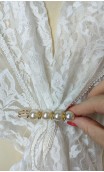 Pañuelo de Encaje Blanco, Pendientes y Broche